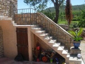 rampe d'escalier en fer forgé a saint Anastasie